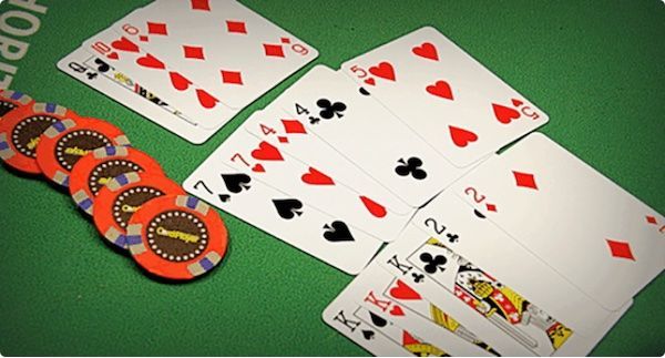 Cách xác định và sử dụng hiệu quả bài rác trong Poker Go88
